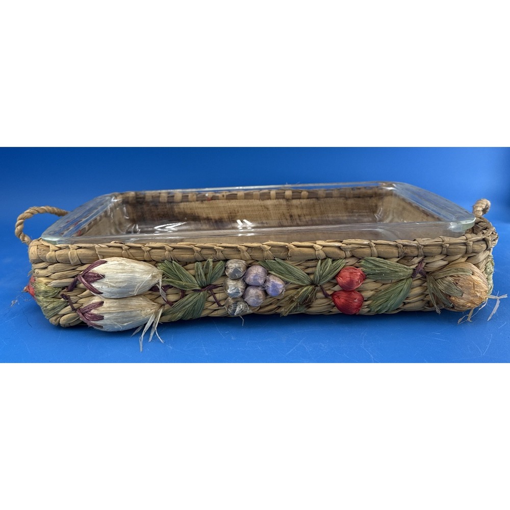 Vtg PYREX 7.5x13 Pan With Raffia Straw Basket w/ Handles